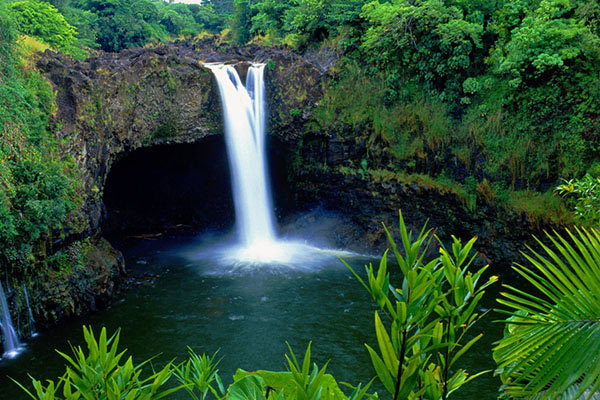 Hawaii_Hilo_RainbowFalls_Waterfall_Punchbowl_Foliage_Jungle_Mar2018